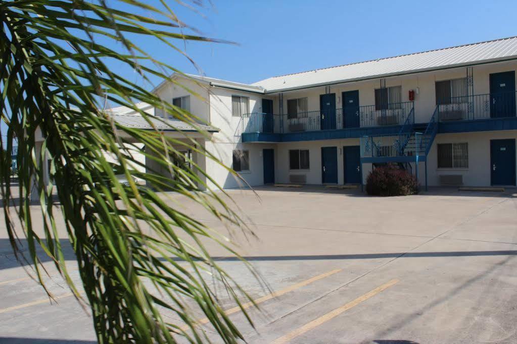 Texas Inn San Benito Near Harlingen Exteriér fotografie